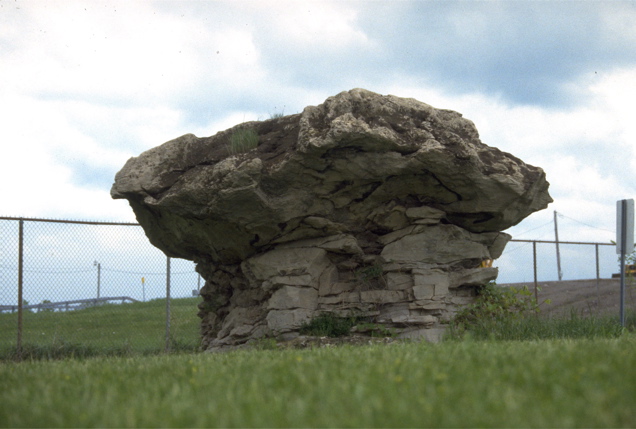 Devil's Rock 02 (1997 photo)